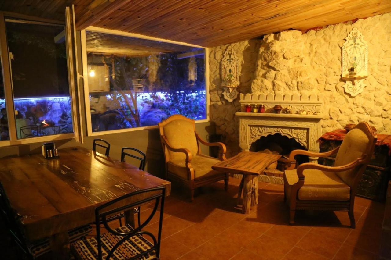 אוצ'יסר Hotel Philosophia מראה חיצוני תמונה