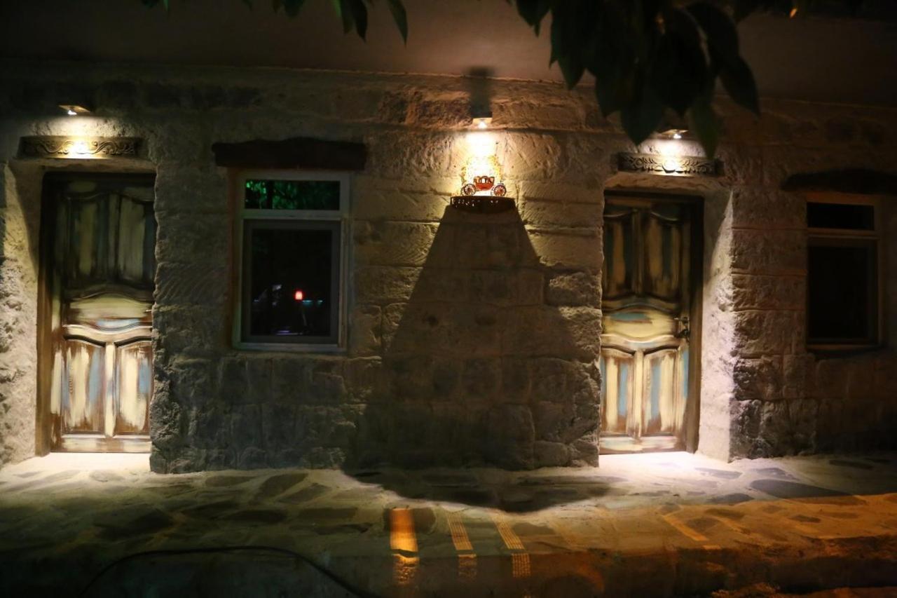 אוצ'יסר Hotel Philosophia מראה חיצוני תמונה
